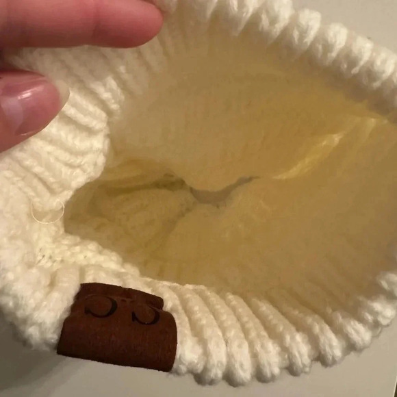 CC Beanie with pony tail hole - Picture 6 of 6